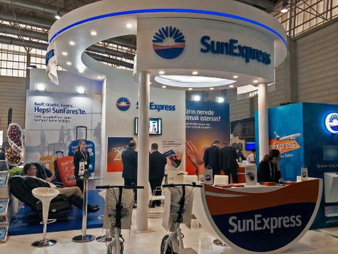 SunExpress havayolu firması için özel olarak tasarlanan kurumsal fuar standı uygulaması.