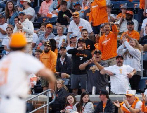 Kuhns Dominates, Vols Top No. 4 Texas 5-1 in Series Opener at Lindsey Nelson Stadium