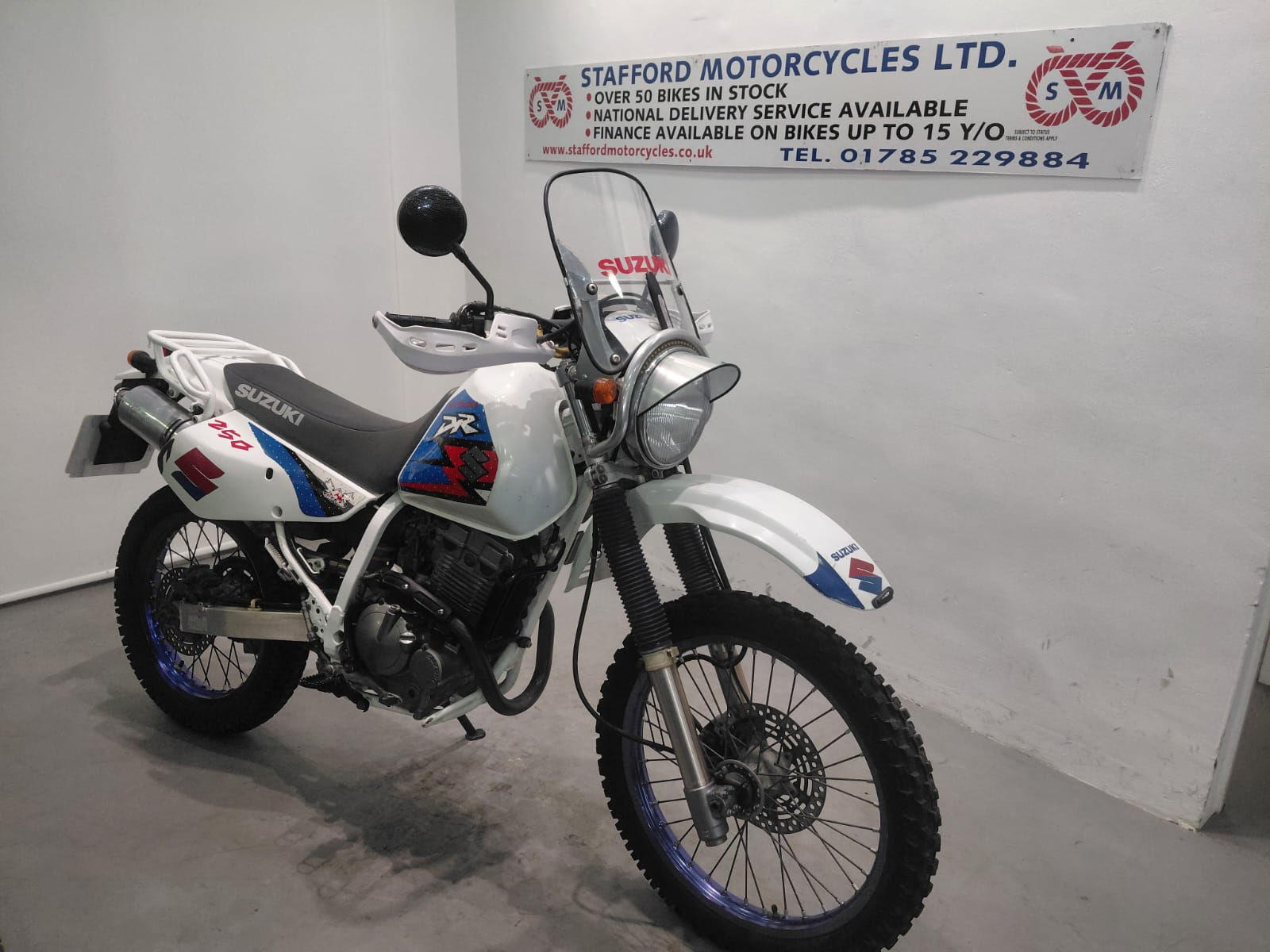 Suzuki DR250-ES