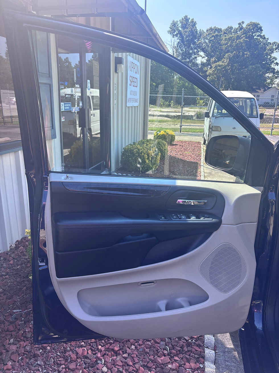 Thumbnail: 2013 DOGE GRAND CARAVAN