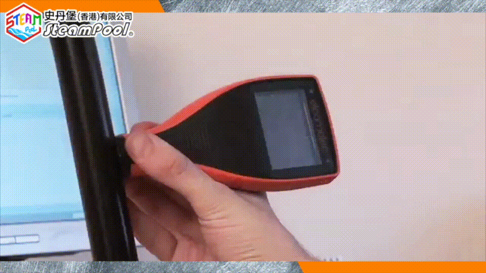 Elcometer 電鍍塗層厚度錶可以自動開啟,快速、準確、可重複和可再現的讀數,即時顯示在彩色顯示屏上。Elcometer 電線槽塗層厚度檢測,電鍍塗層厚度錶,Ferrous Metal Coating Thickness Gauge,工程,材料檢測,電線槽,鍍鋅層。 A456CFBI1