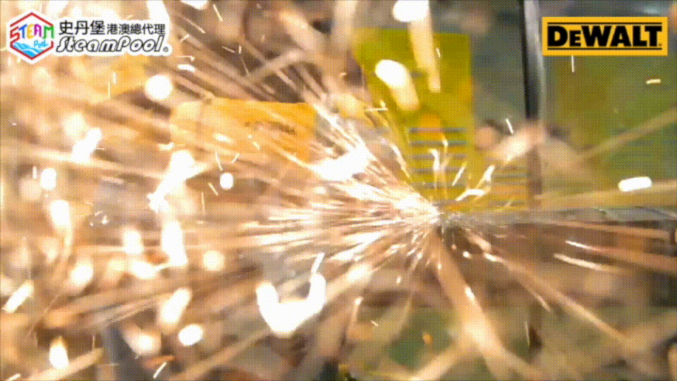 DEWALT 得偉濕電角磨機,房屋署建議安全規格,得偉角磨機的 E-Clutch 刹停保護技術,能於砂輪片卡住時,在十分之一秒內關閉角磨機,防止工友因過載情況而扭傷。DWE4324