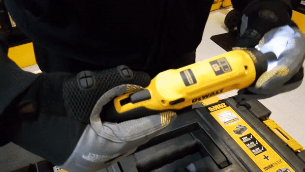 DEWALT 得偉 DCF680 陀螺儀手感電批,15度扭力調校。