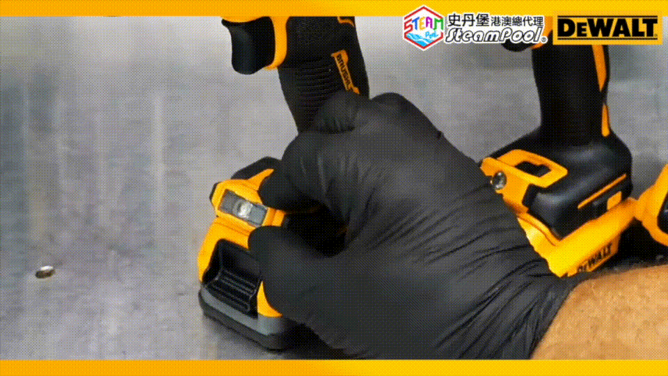 DEWALT 雷切電池 得偉雷切旋風鑽 得偉雷切破牆鑽 電批照明 LED燈 可調節3方位指向 3種光度選擇 最高70流明,DCBP034 DCBP518,DCD800 DCD805