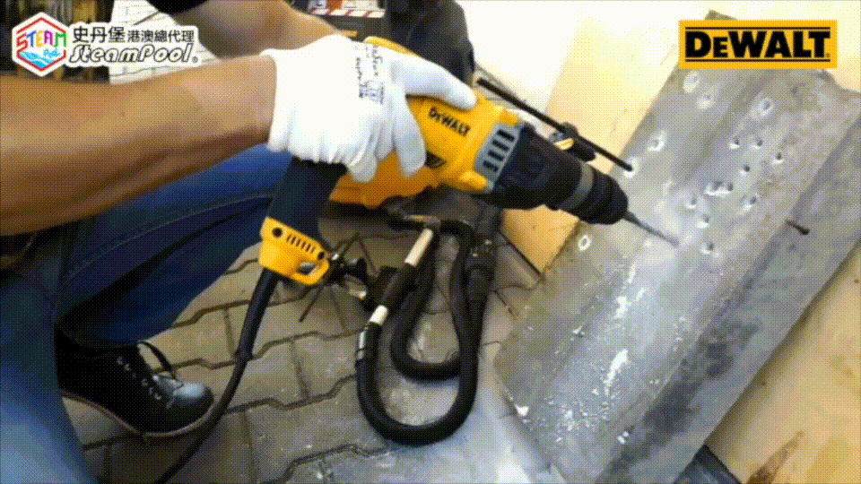 DEWALT 得偉 油壓鑽吸塵 吸塵咀,細小體積容易穿梭狹窄空間,Quick Fit System有助快速安裝,迅速投入鑽窿工序, D25301D