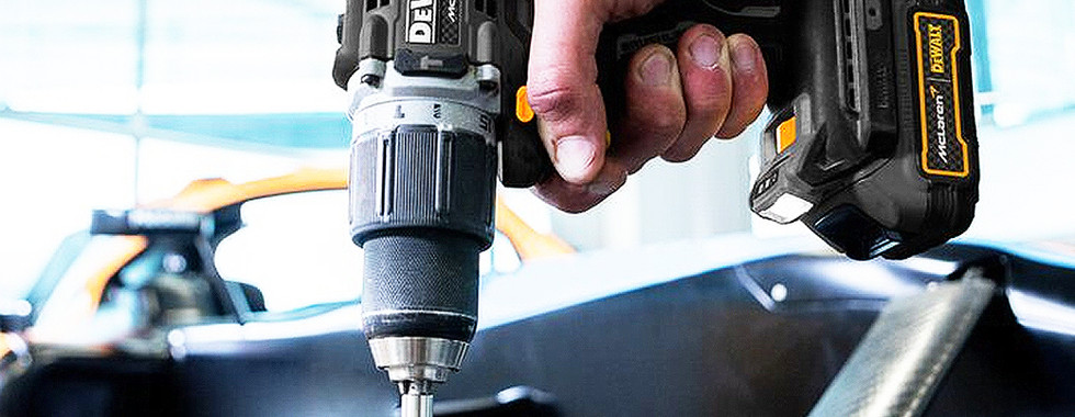 得偉麥拿倫特別版雷切石屎鑽產品照片4 DEWALT x McLaren Limited Edition Hammer Drill Product Shot 4 DCD805 DCD85M DCD85ME2GT DCK200ME2GT