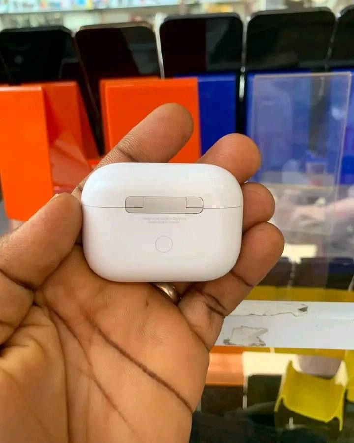 Thumbnail: Original Apple AirPod 