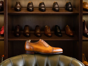 4 Types of Shoes That Look Good On Big Feet