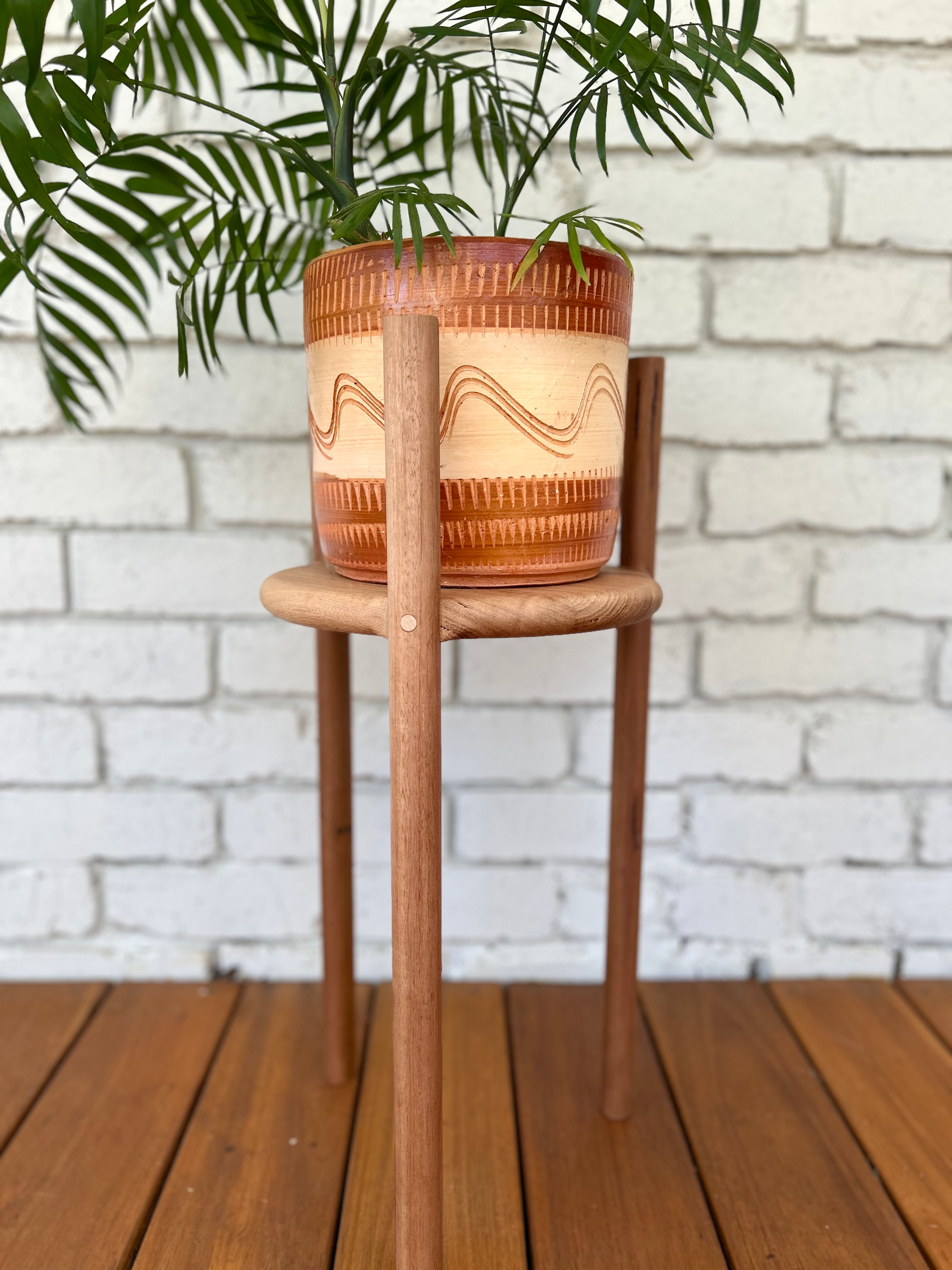 bobby button plant stand.