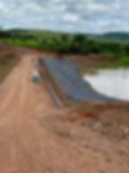 Colocação de meio fio e canaletas para escoamento pluvial