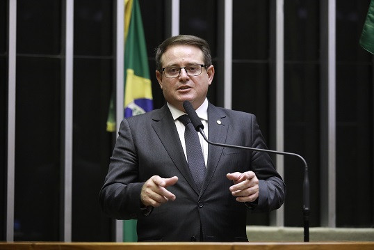 O deputado federal Ronaldo Santini (PTB) preside a Frente Parlamentar Mista em Defesa da Tradição e Cultura Gaúcha.