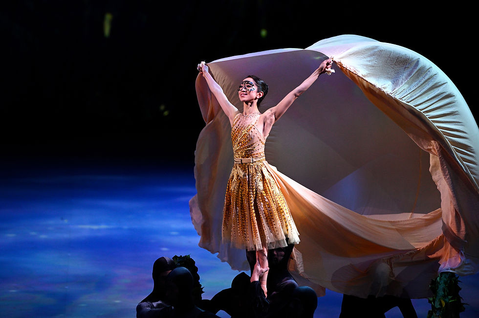 Erina Takahashi gets ready for the ball. Picture: Laurent Liotardo