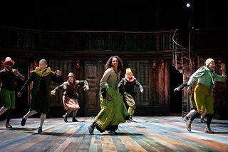 The RSC production of The Taming of the Shrew c Ikin Yum Photography
