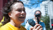 Regina Duarte se revolta contra apoio de Bolsonaro a Renan e convoca para ato no dia 20