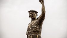 Burkina Faso revela nova estátua de Thomas Sankara (por Lucas Carvalho)