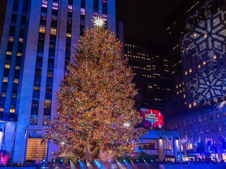 New York City: Rockefeller Center Christmas Tree 2020