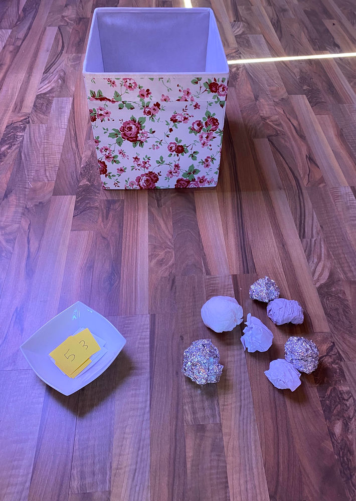 Game Throwing by Numbers Jonix Pre School