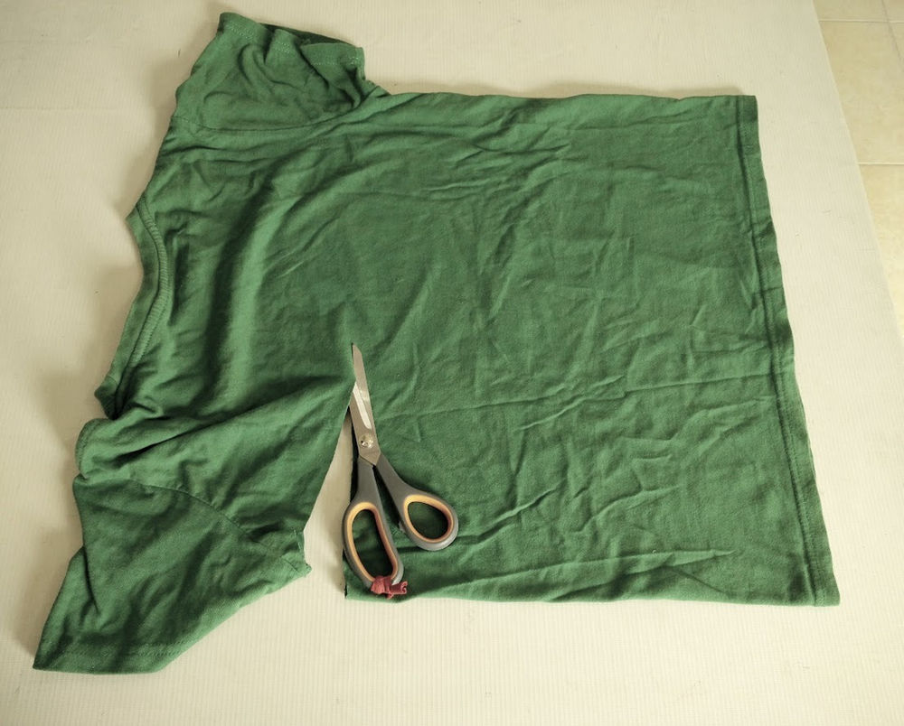 How to cut a tshirt into different parts for maximum usage and minimum