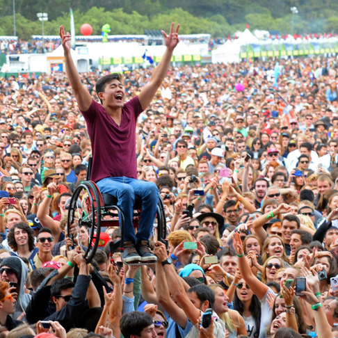 6 Acts of Kindness to Restore Your Faith in Humanity