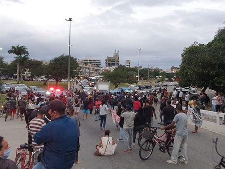 AMBULANTES REALIZAM MANIFESTO PELA RETOMADA DAS ATIVIDADES EM CABO FRIO