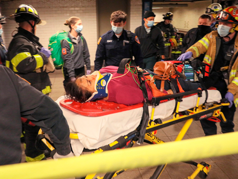 Ecuatoriana sobrevivió de milagro tras ser empujada a las vías del tren en New York 