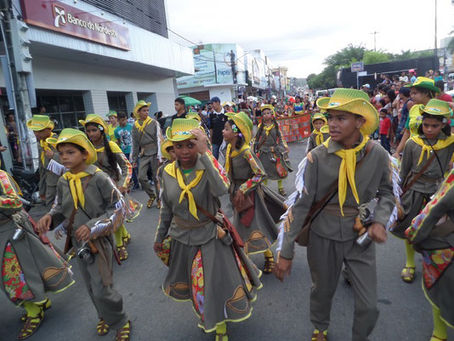 A Escola São Rafael e a Creche São Miguel Participam do Tradicional Desfile Junino