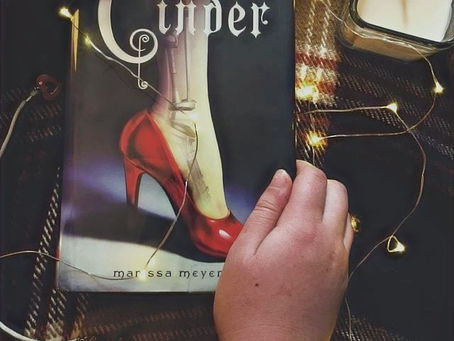 Book Review—Cinder by Marissa Meyer