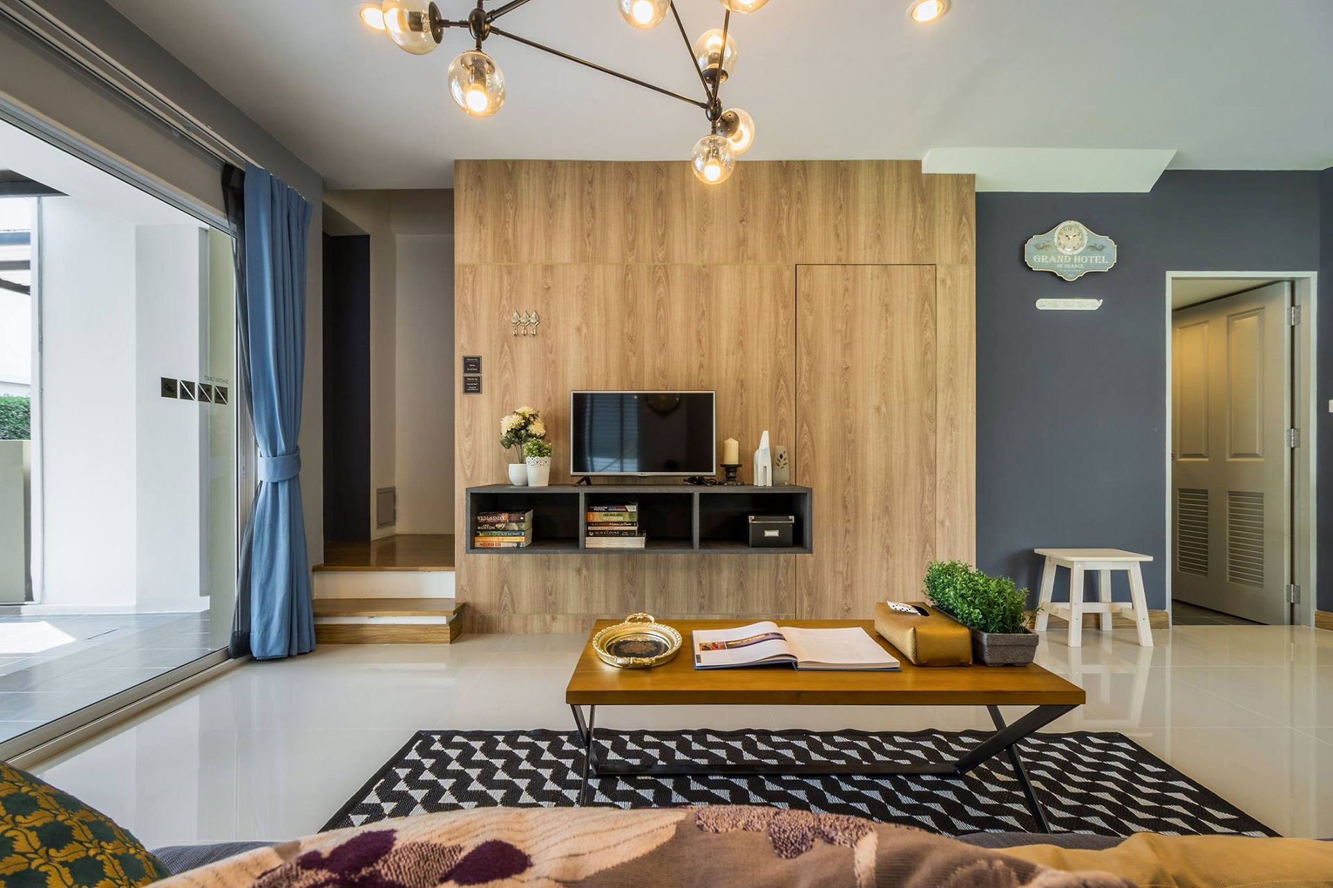 THE MOMENT RAMINTRA LIVING ROOM