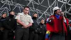 Manifestantes indígenas detiveram oito policiais no Equador e os mantém como "reféns"