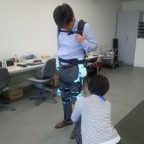 アシストスーツ 「クララ」