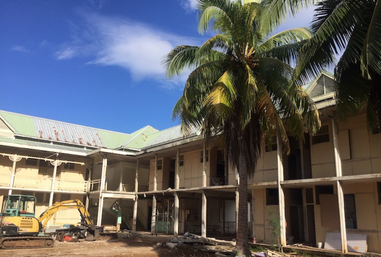 A Moorea, l' île-soeur, un hôtel iconique, le Cook's Bay, fait peau neuve content media
