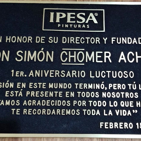 Placa fundida en bronce 