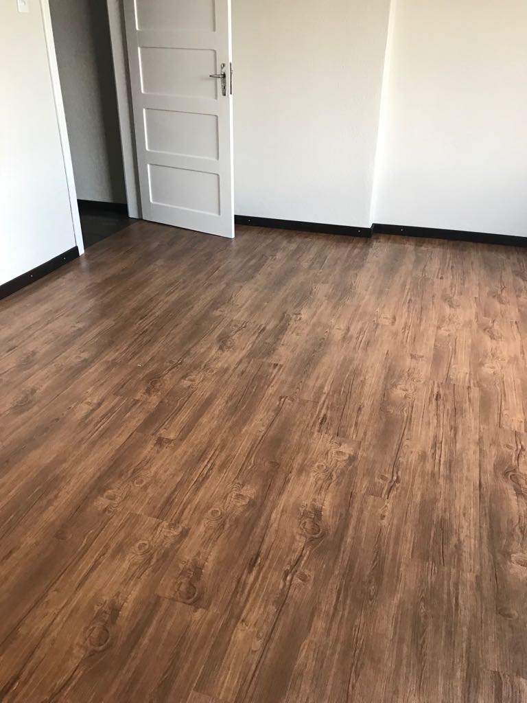PISO DE PVC - Carvalho Montreal — foto 2