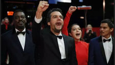 Cidadãos têm a obrigação de resistir às ditaduras, diz Wagner Moura
