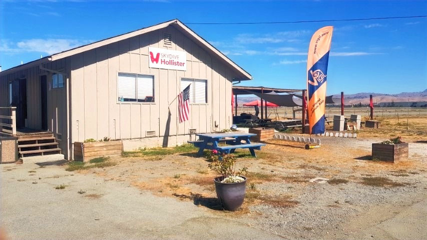 physical location of skydive hollister