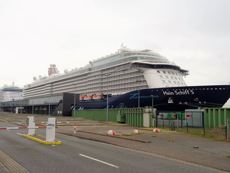 „Mein Schiff 5“ erreicht Kreuzfahrtterminal in Bremerhaven
