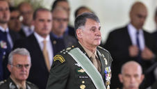 Comandante quer exclusão de militares da reforma da Previdência
