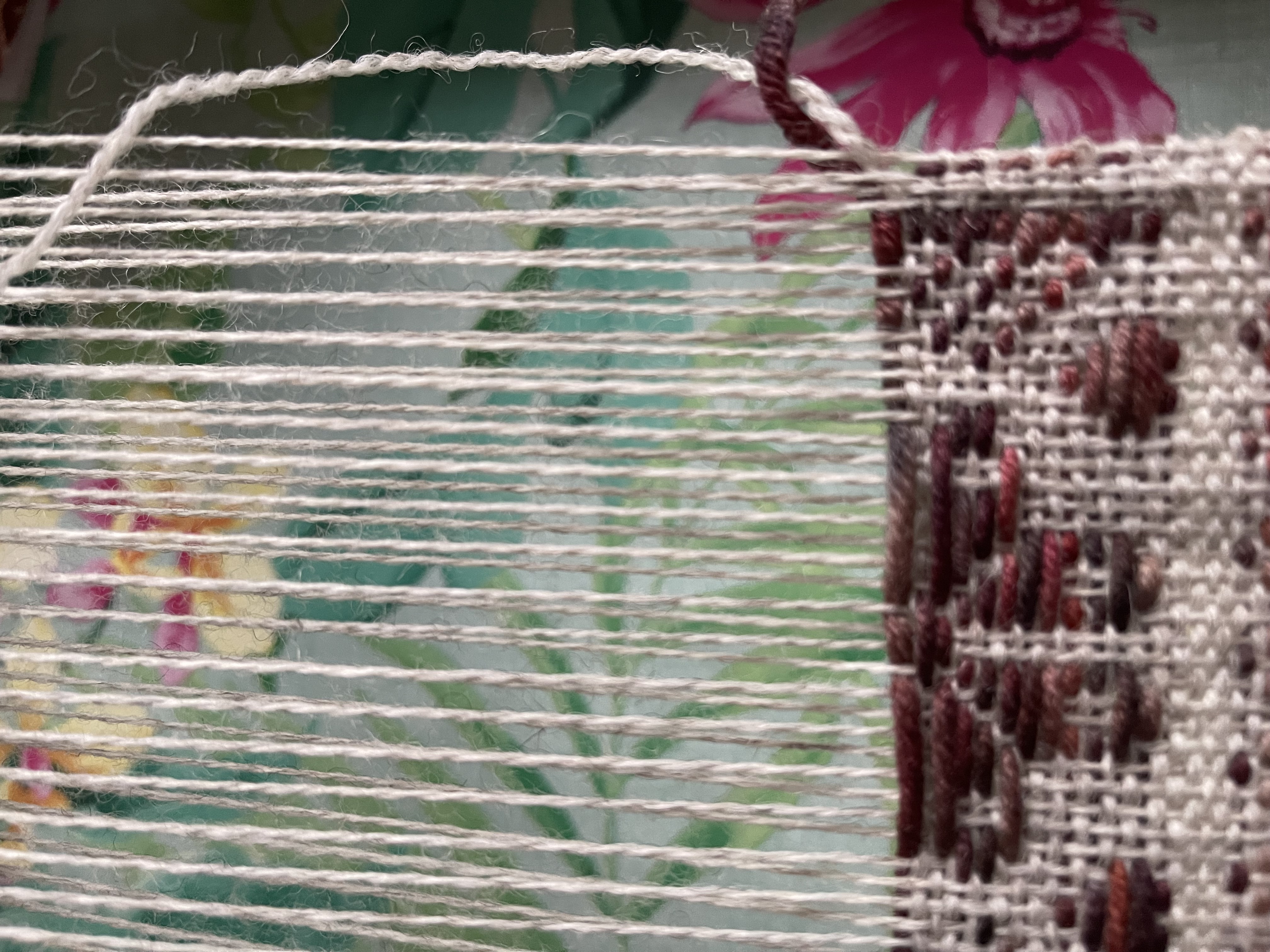 Locking the yarn content media