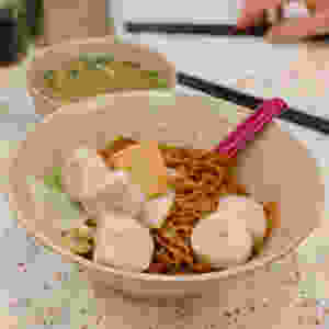 On Lee Noodle Shop, Sau Kei Wan 安利魚蛋粉麵