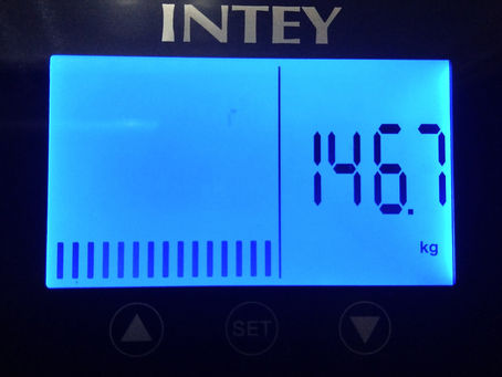 Vuelvo a pesarme los días 15 y...
