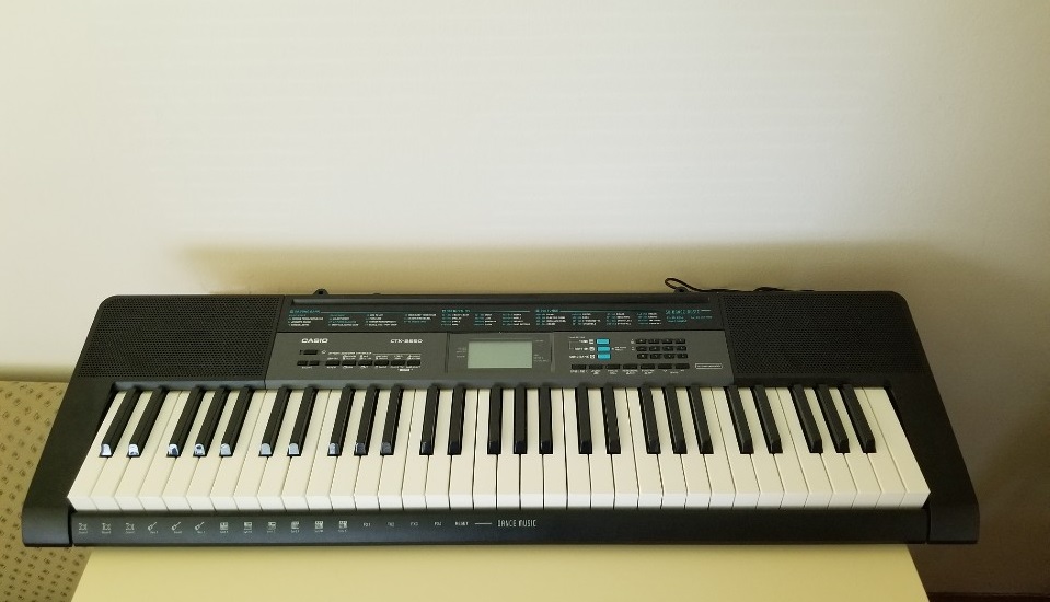 Keyboard, 골프 클럽과 카트, Gas Burner, Saute Pan, Steamer, Coffee Maker, Coffee Grinder, 그림, Ironing Board, 사다리, 발 맛사지기, Bike Chain, Staple Gun content media