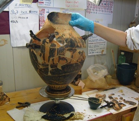 RADDOPPIO FERROVIARIO PA-ME: COMPLETATO IL TRASFERIMENTO DEI 20.000 REPERTI DELLA NECROPOLI HIMERA 
