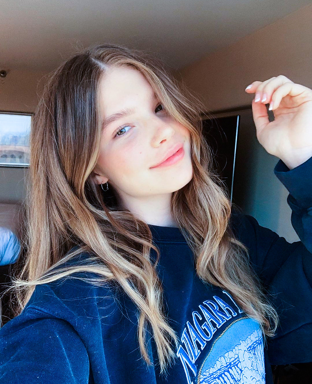@elliethumann