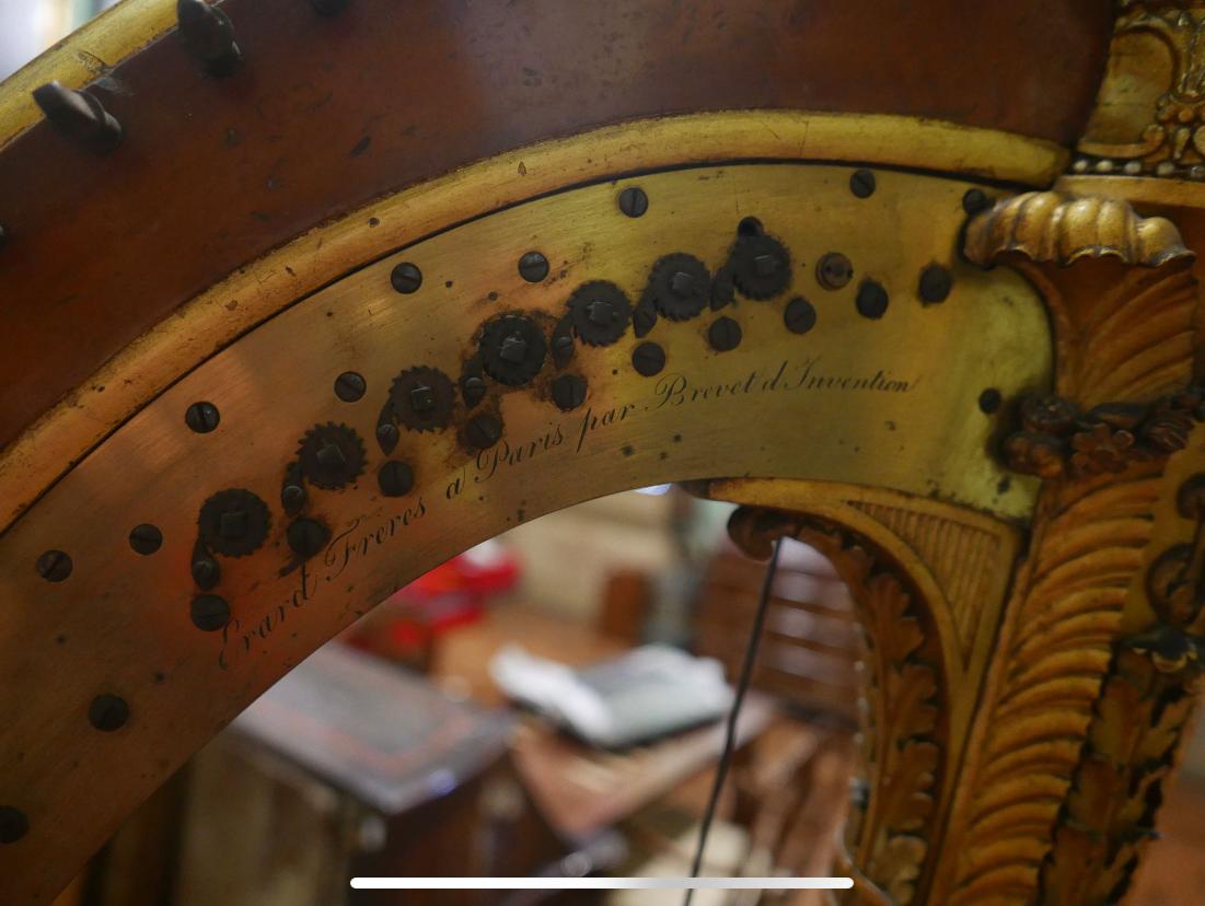Érard's Empire single-action harp with no number on plate content media