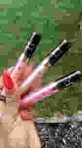BoojiBEE uses Wet ‘n’ Wild lipglosses!
