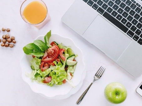 หายหิวแต่ไม่อ้วน 5 อาหารควรมีติดโต๊ะทำงาน