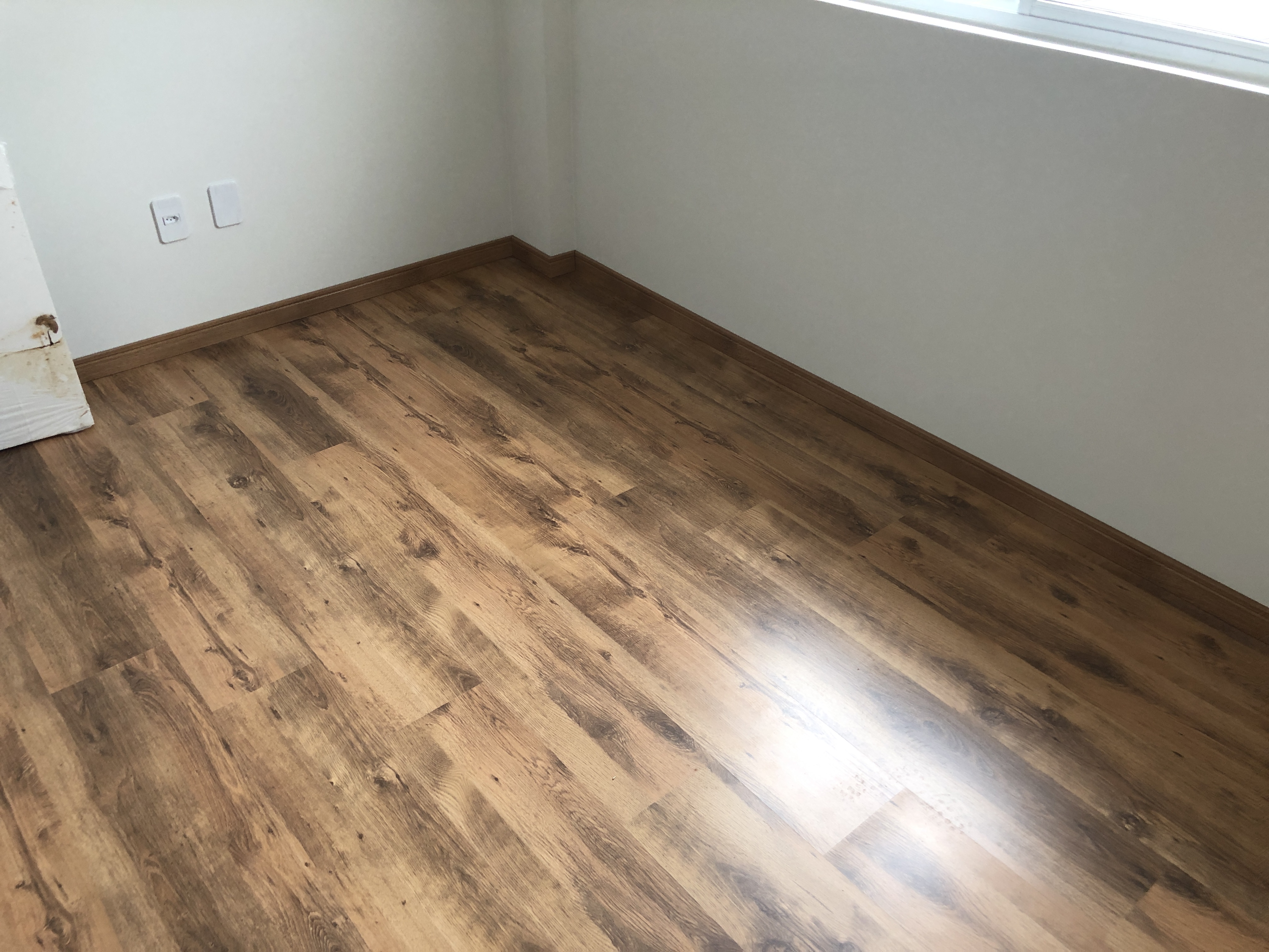Piso laminado Carvalho Rústico — foto 3