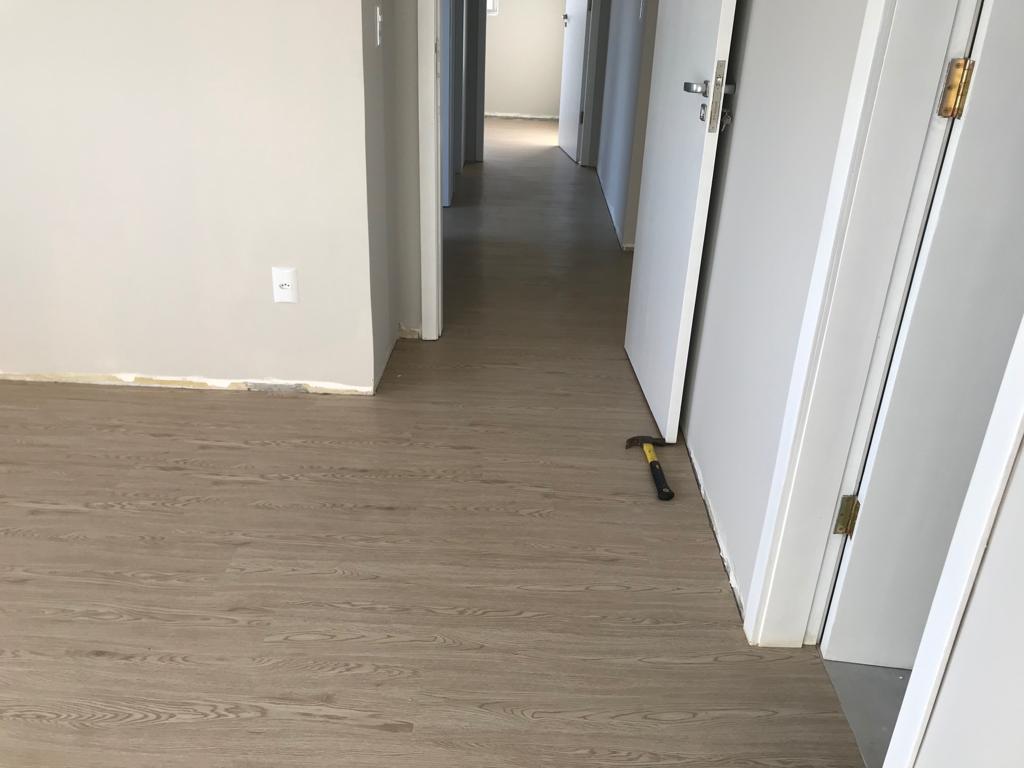 Piso de PVC Canela — foto 3
