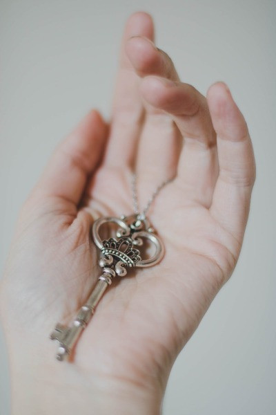 Key_in_hand