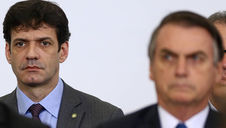 Planilha e ex-assessor implicam Jair Bolsonaro e ministro do Turismo em Caixa Dois